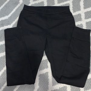 NEVER WORN: SIMPLY VERA BLACK SLACKS/JEANS